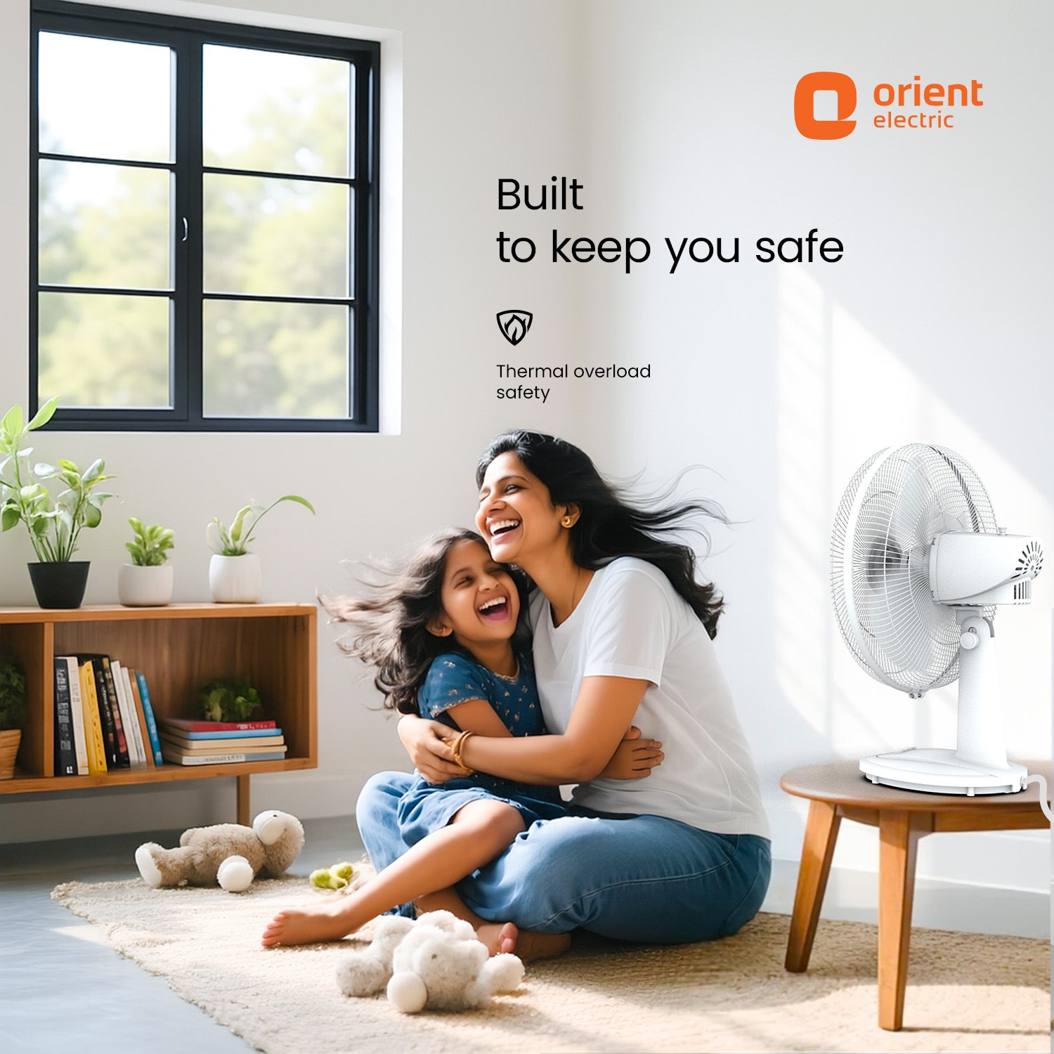 Signal White Table Fan Orient